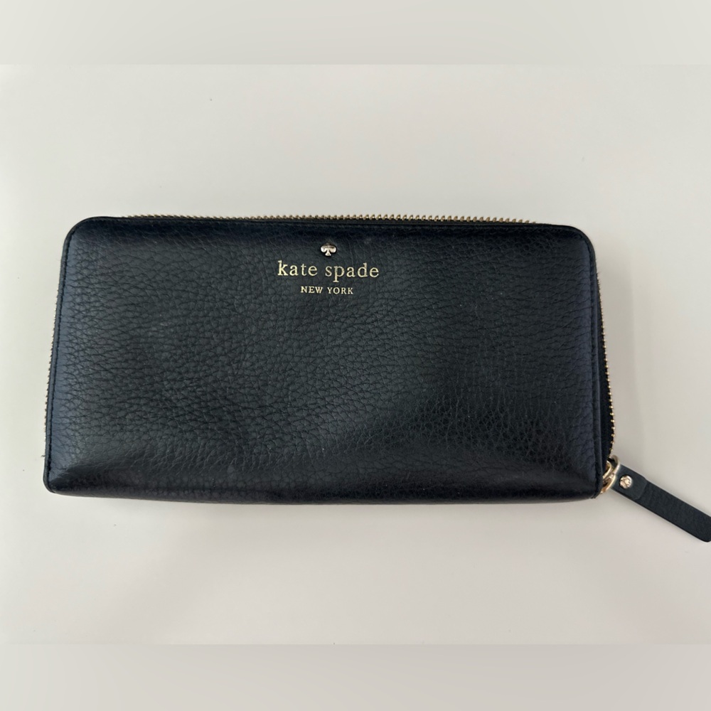 Kate spade pebble leather wallet
